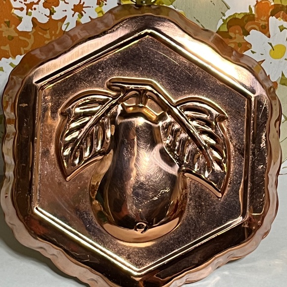 Vintage copper plated lined mold Pear Wall Hanger made in KOREA - Picture 1 of 13